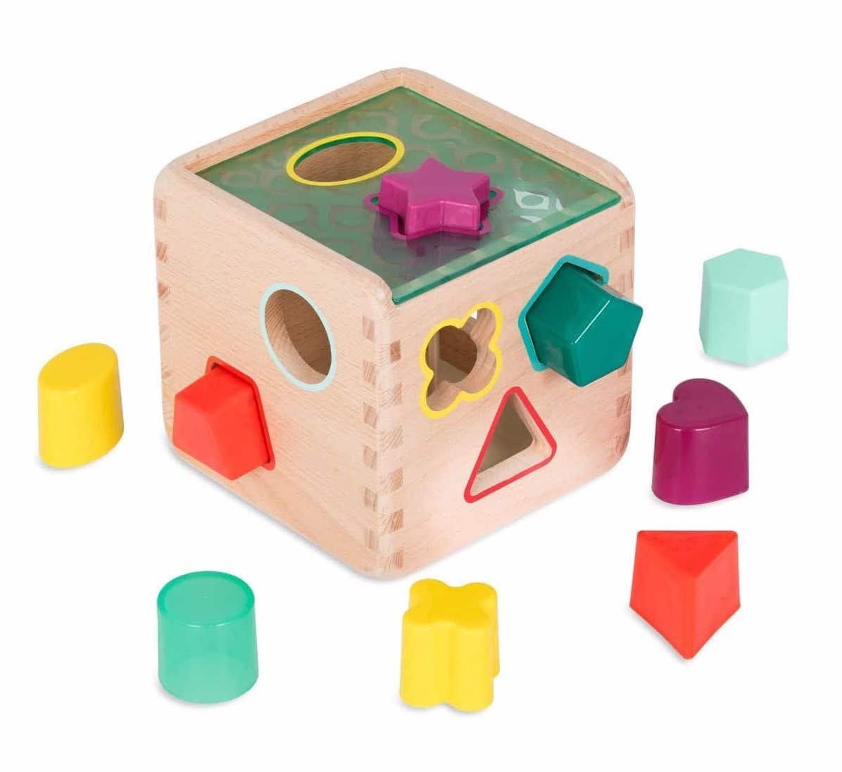 B-Toys Wonder Cube Fa kocka beilleszthető formákkal