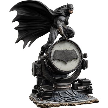E-shop DC Comics - Batman on Batsignal Deluxe - Art Scale 1/10